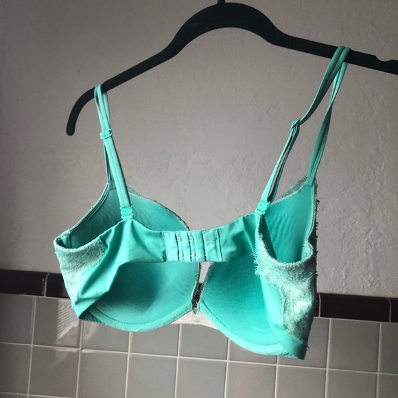 ⭐️Victoria’s Secret Very Sexy Push Up Bra 34DD⭐️ - Picture 6 of 8